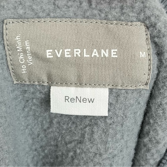 Everlane • Renew Raglan Long Sleeve Fleece Sweatshirt Pale Sage - Picture 5 of 7